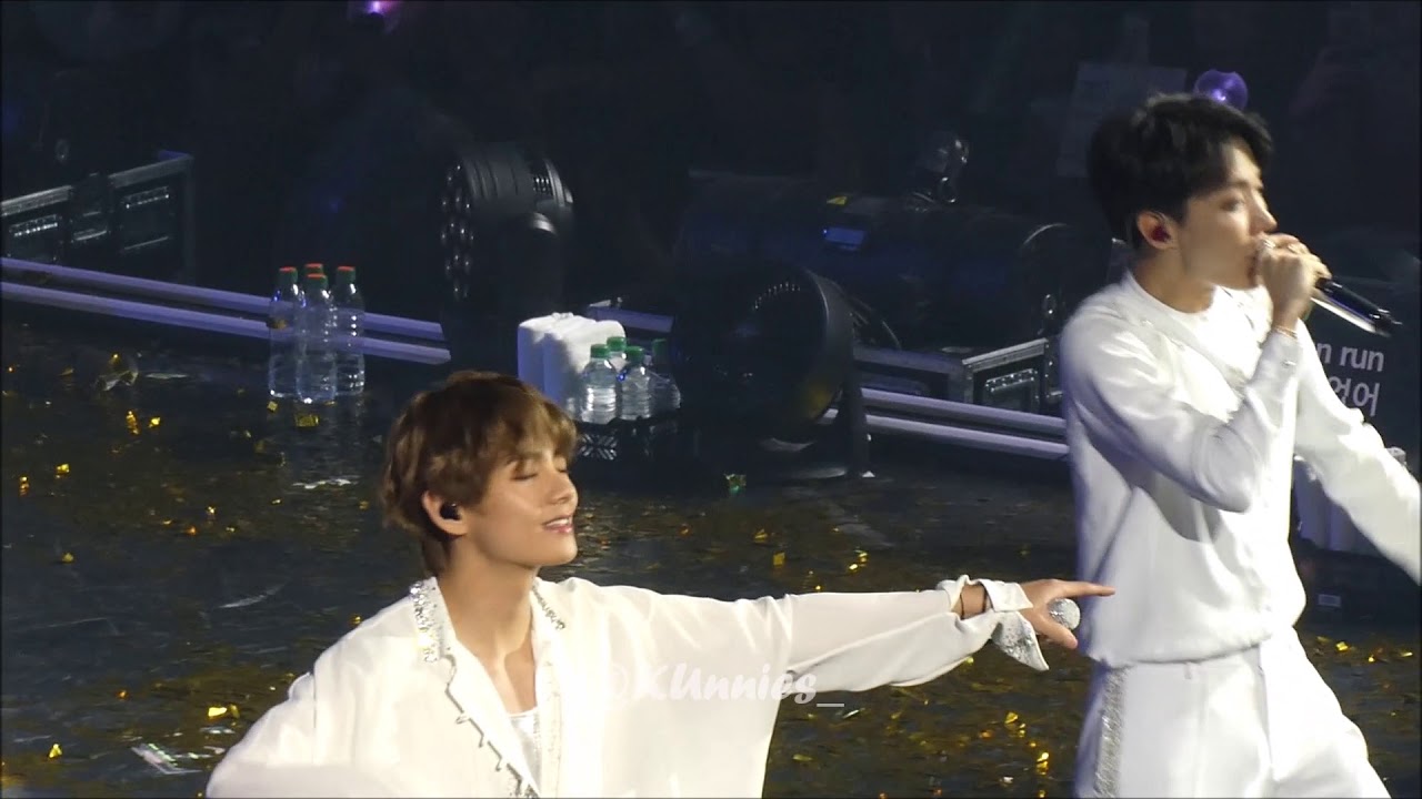 BTS (방탄소년단) - I need you + Run - Love Yourself World Tour 20181019 Paris