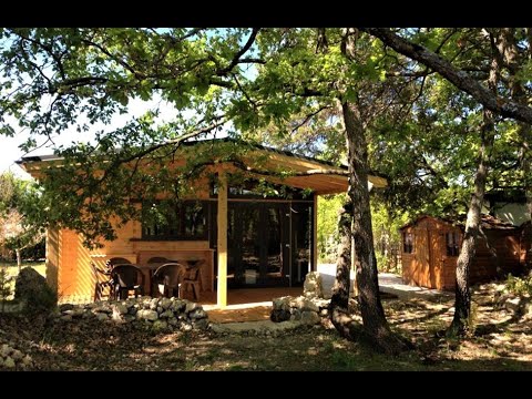 Video-thumbnail van Camping L