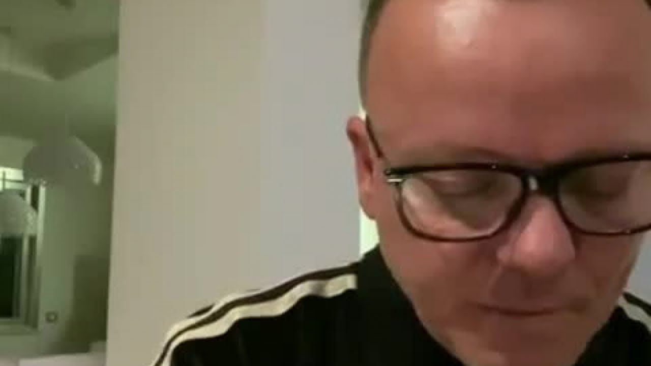 Gigi D'Alessio - Spiegame Cherè - (Video Live)