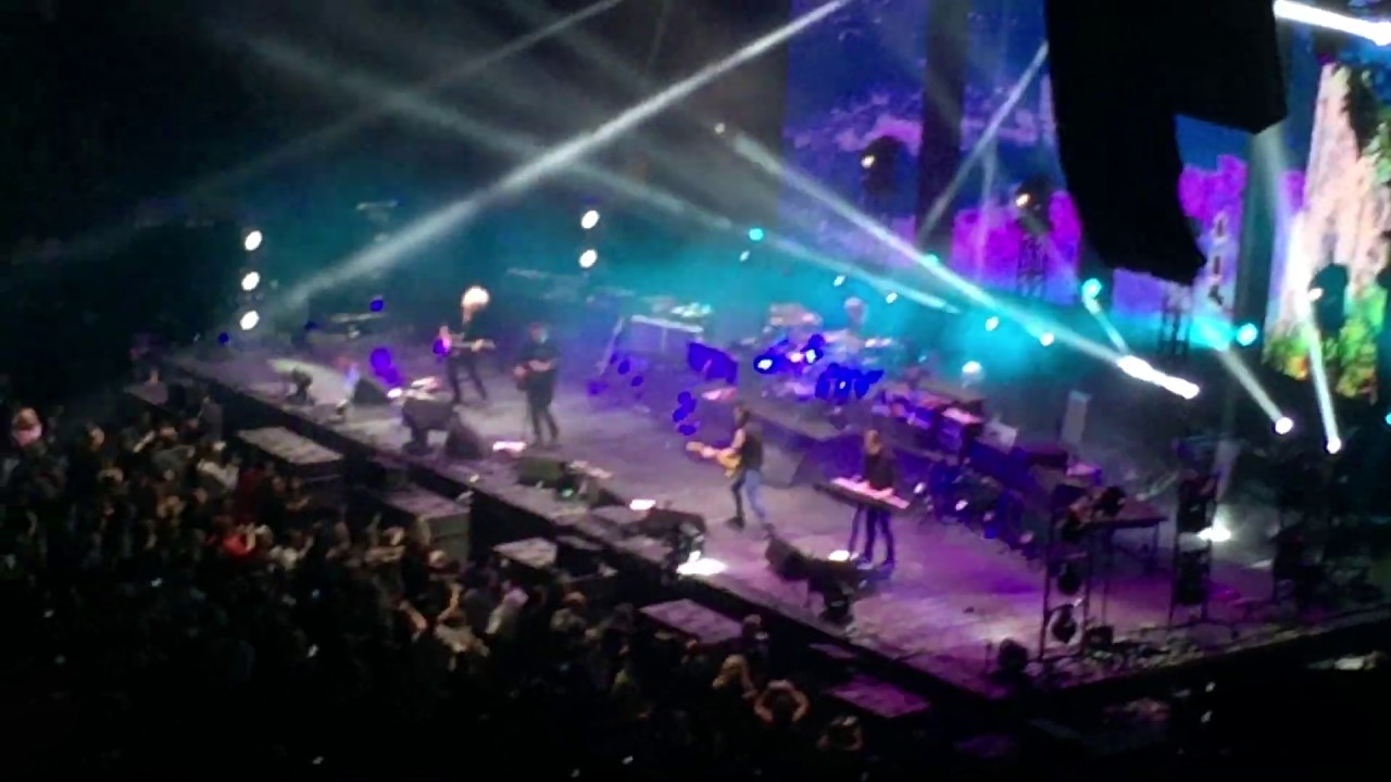 The Cure - Just Like Heaven @MSG (Night 1) - YouTube