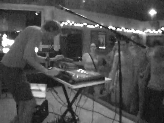 birdfeeder - "Cloud Chemistry (live at Spin Cycle on May 15, 2010)"