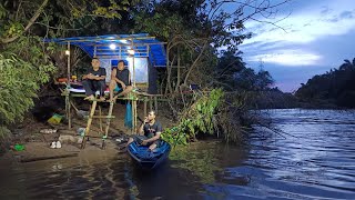 diguyur hujan deras semalaman, berburu ikan sungai untuk bertahan hidup, tidur nyenyak sampai pagi