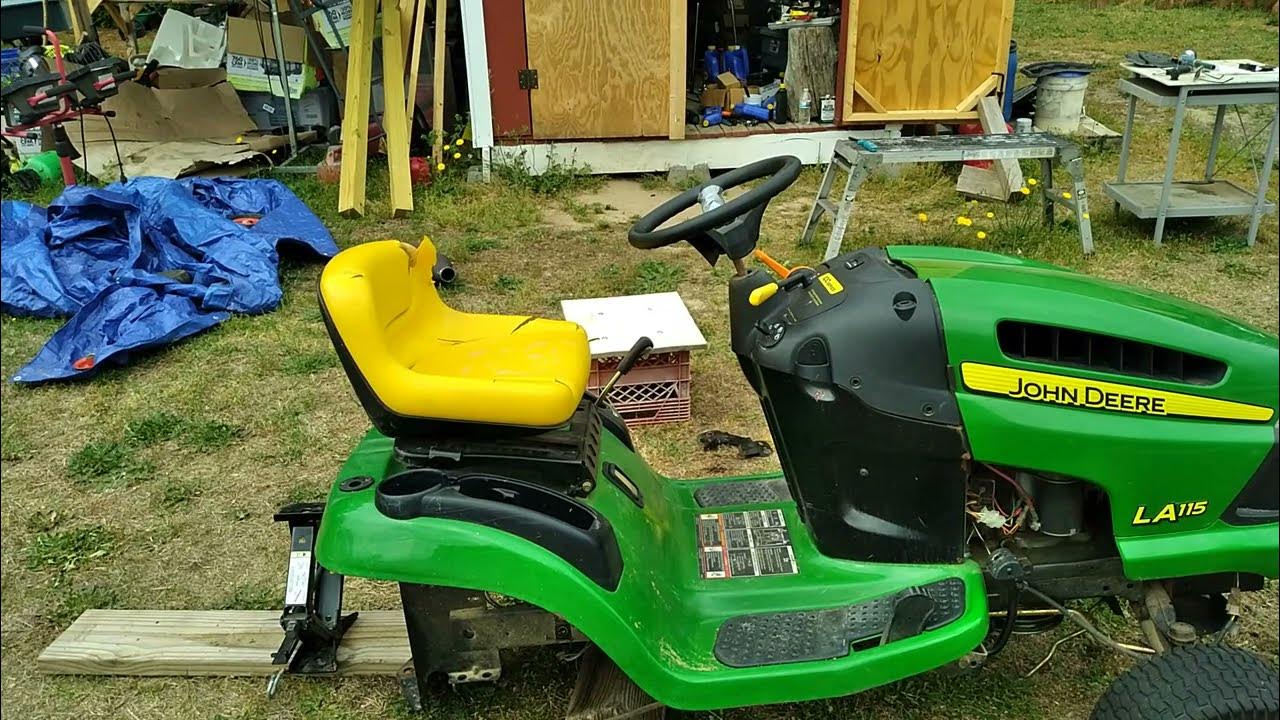 Servicing the John Deere LA115 Riding Mower differential YouTube