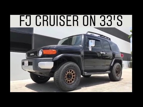 2 Toyota Fj Cruisers In For Leveling Kits 33 Tires Youtube