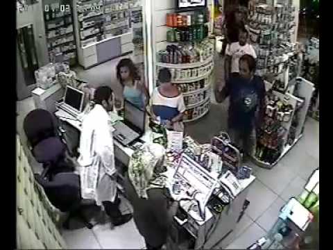 شبيحة الأسد ماذا يفعلون في عباد الله في المتاجر السوريه