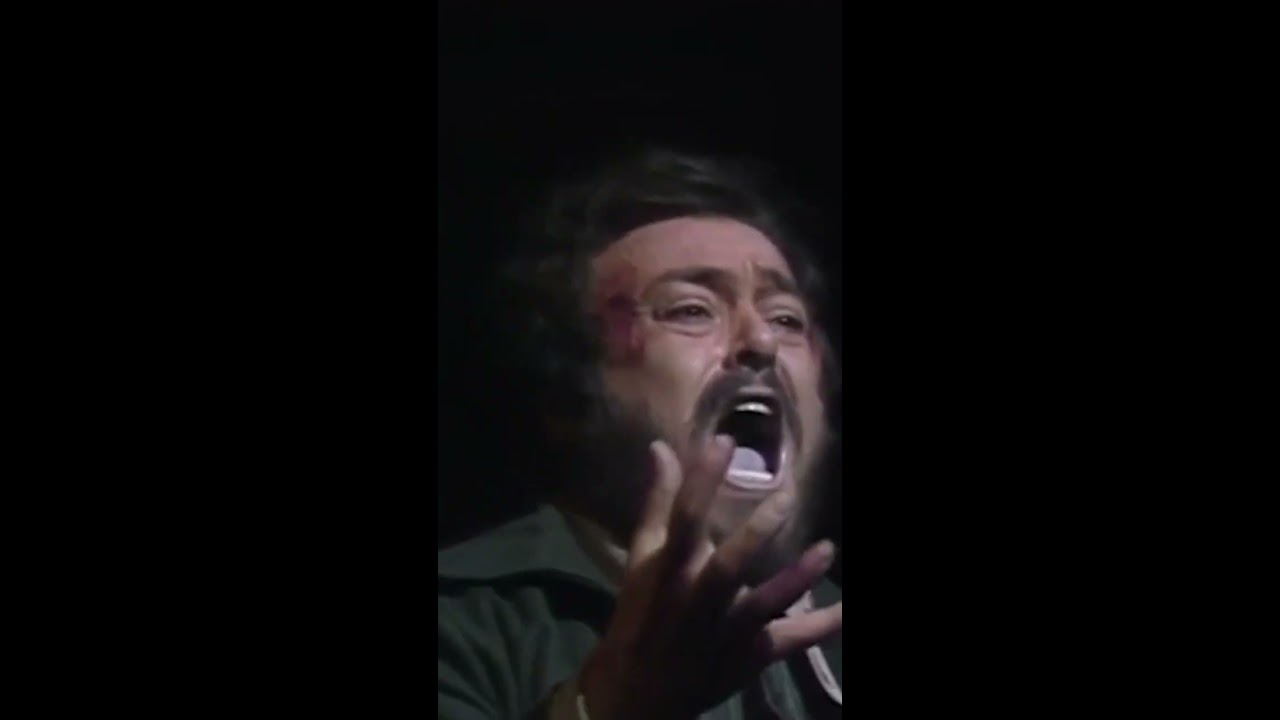 Luciano Pavarotti Performing E Lucevan Le Stelle From Puccini S Tosca In 1978 Extraordinary 