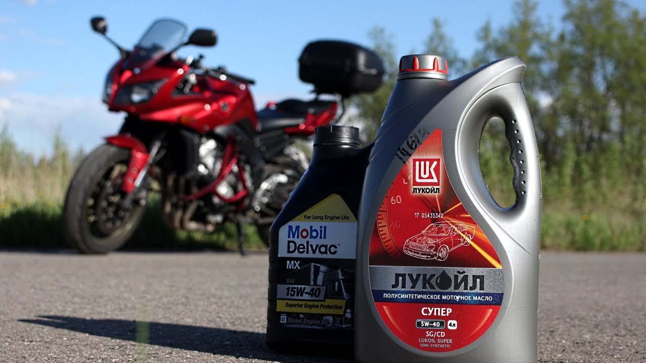 Автомобильное масло в мотоцикл. Мото масла мотоцикла. Реклама мотомасел. Использование автомобильного масла в мотоцикле. Можно заливать в питбайк дизельное масло.