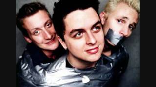 Download Lagu Walking Alone/Geek Stink Breath by Green Day (LYRICS) MP3
