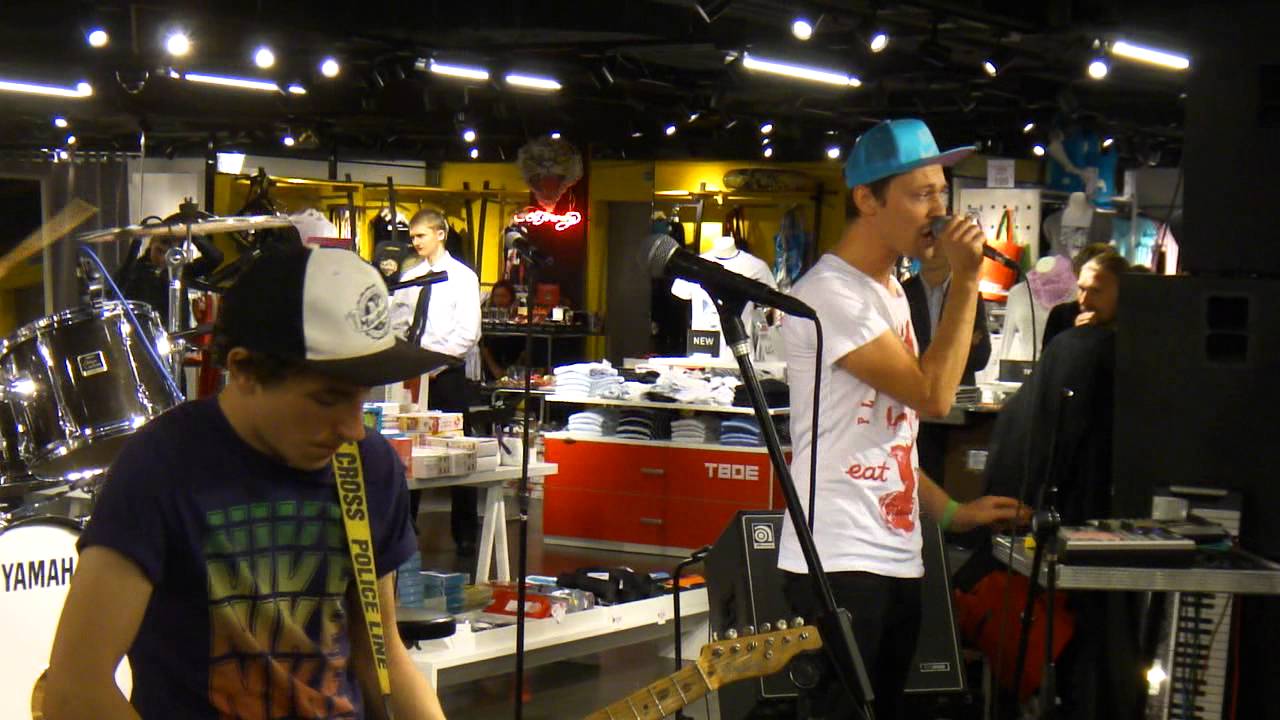 NRKTK-пистолет.Москва.ТЦ Цветной.11,09,2011.MP4