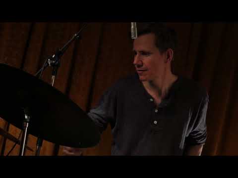 MUSICMUSICMUSIC - CANADIAN HIPSTER