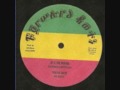 Ras Ronald & Sister Taliba - It's Me Mama & Mama Dub