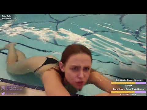 Streamer *farts* in the pool