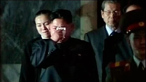 Kim Jong-un sheds tears at wake for dead father - DayDayNews