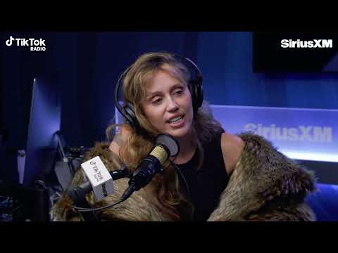 Miley Cyrus Has Been A MAJOR Beyonc Fan For Many Years