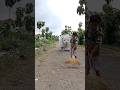 Alif aaat nyapu jalan digangguin can macanan dari belakang