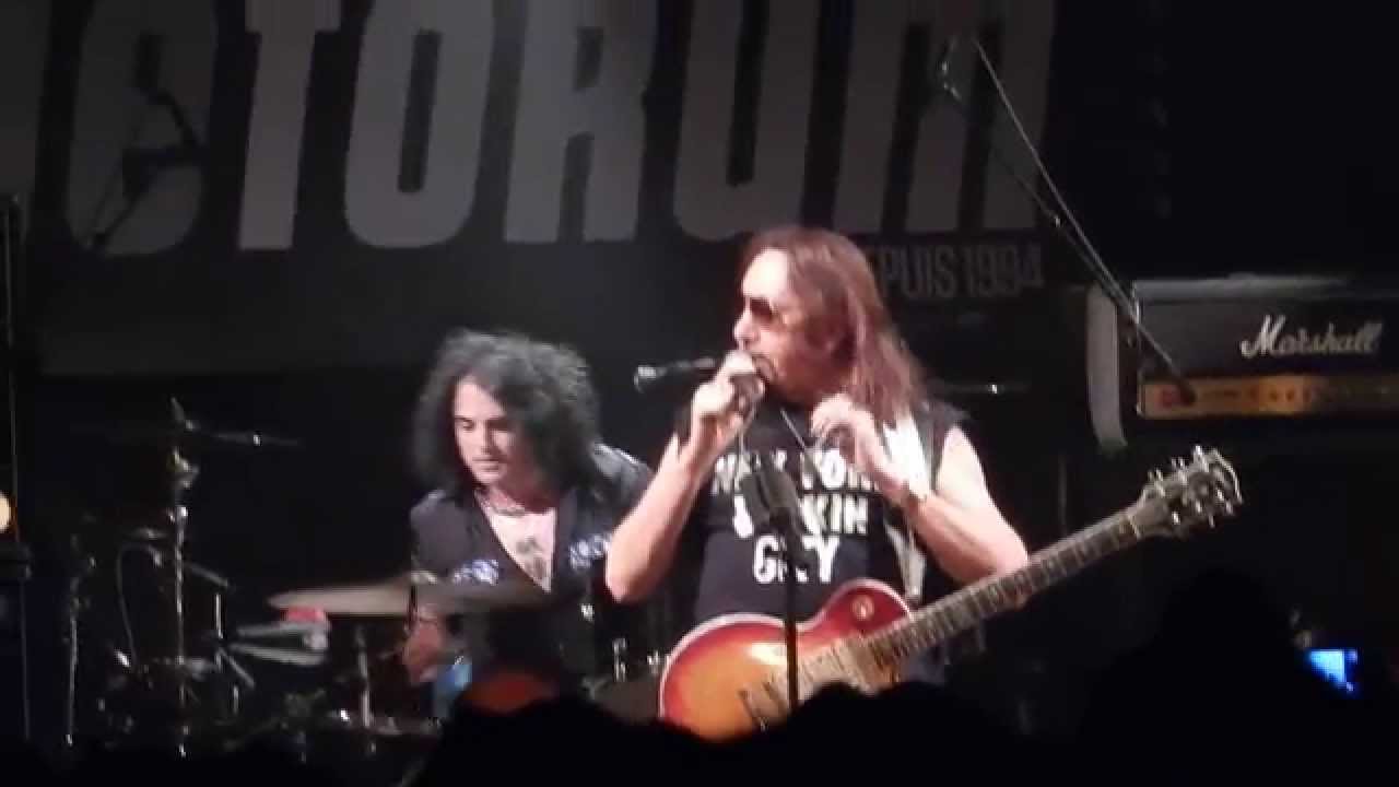 Ace Frehley - Introduction - Live at Le Forum Vauréal (France 2015)