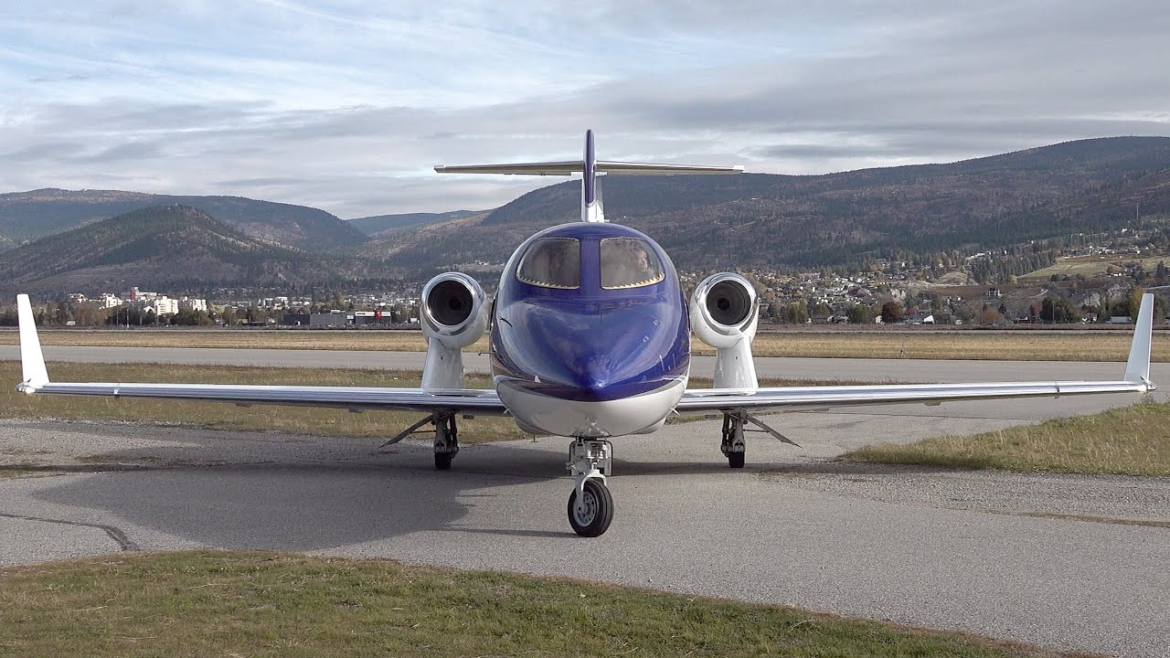 HondaJet Approach & Landing in CYYF | C-GHED