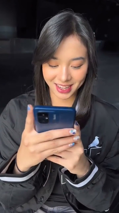 Zee promotes cellphone using Shinchan's voice 😂 #zeejkt48 #jkt48