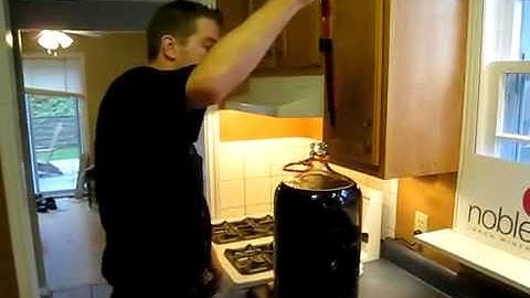 Noble Grape Wine Making Kit: Thief