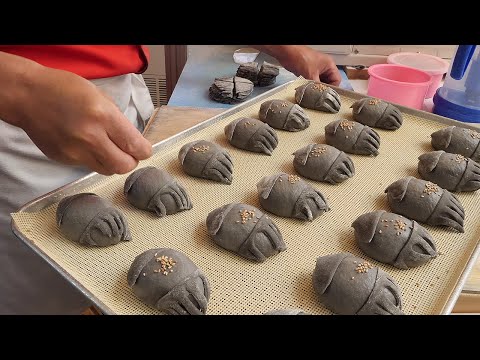 오징어 먹물 빵 / squid ink bread / korean street food