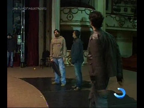 ბათუმის დრამატული თეატრის დასი პრემიერისთვის ემზადება