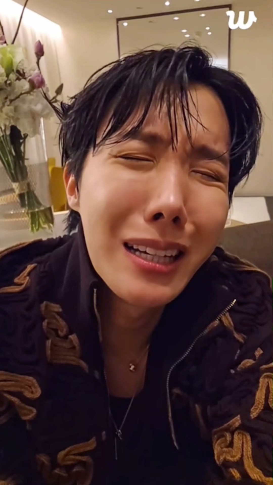 Hope said he’s so hungry, angry, hungry! ???? #jhope #hobi #bts #weverse #shorts