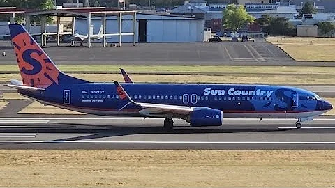 Sun Country Airlines Boeing 737-8FH [N821SY] Takeoff from PDX