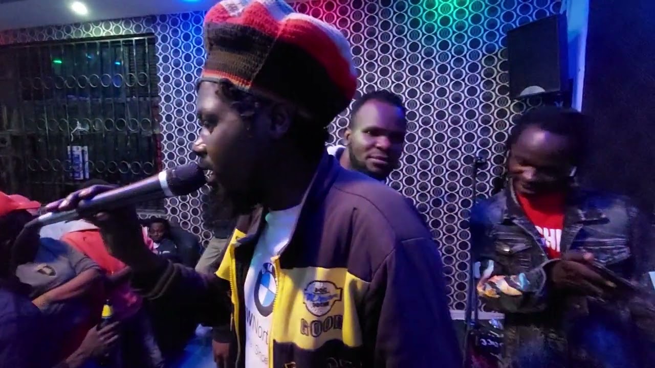 Ninye Jackoya Kubwa Usinga Raha During Maninani Boyz Band Show