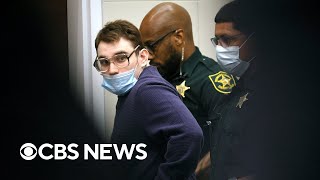 Jury in Parkland school shooter's trial returns after visiting crime scene | August 4