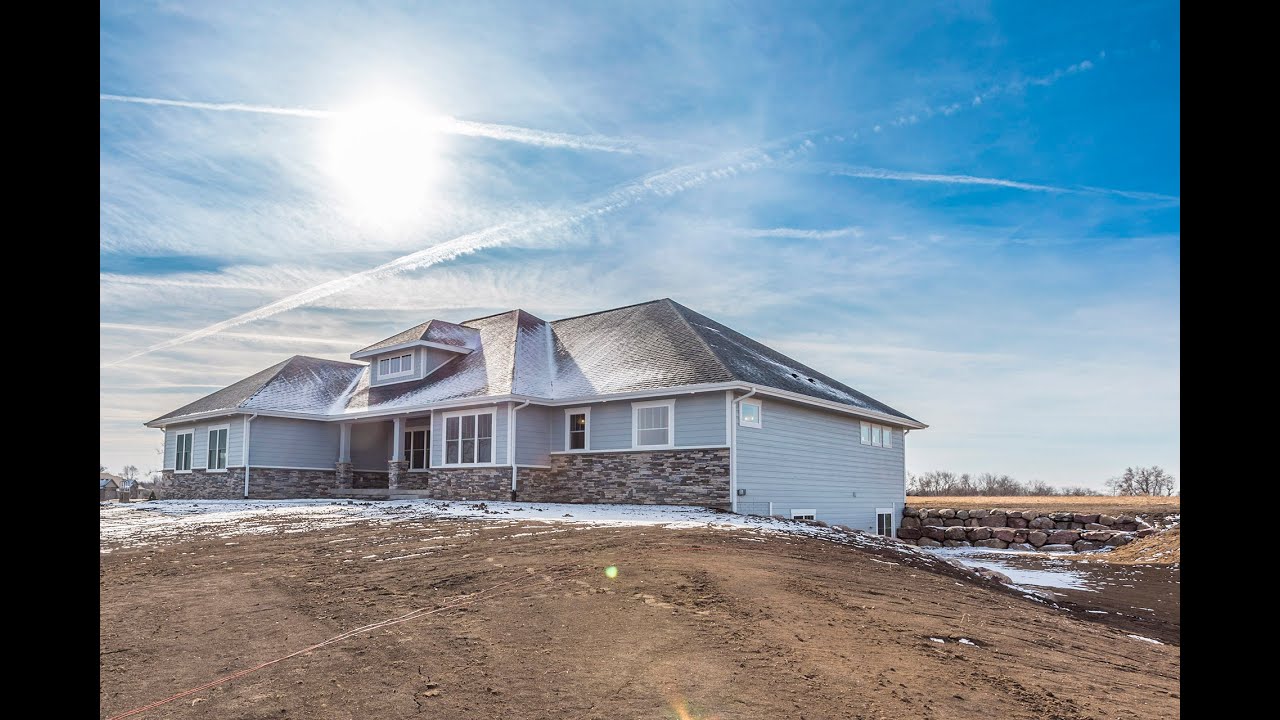 Amazing Custom Home & Craftsmanship Winterset Iowa 5 BEDS 3.5
