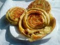 Лепёшки слоёные с мясом на сухой сковороде.