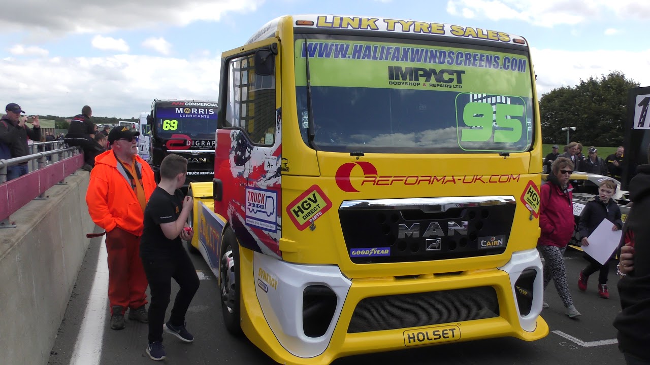 scania thailand group Truck 95 gets ready for race Grid Walk at Snetterton British Truck Racing 9Sep18 111p