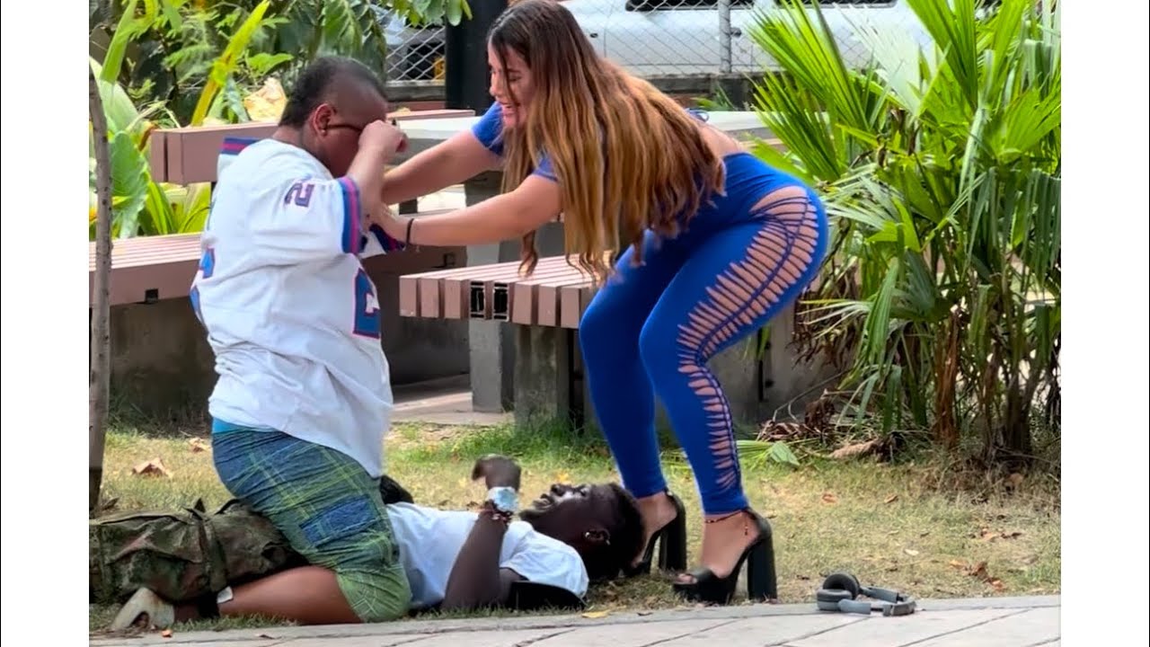 Yo soy un caramelo escaso nivel yo por mi pétalo p3le0 🤣🤌🏾