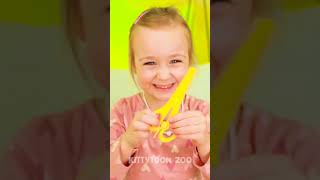 ✂️ Let’s Learn to Use Scissors Safely! ✅ Fun & Easy Tutorial! ❌