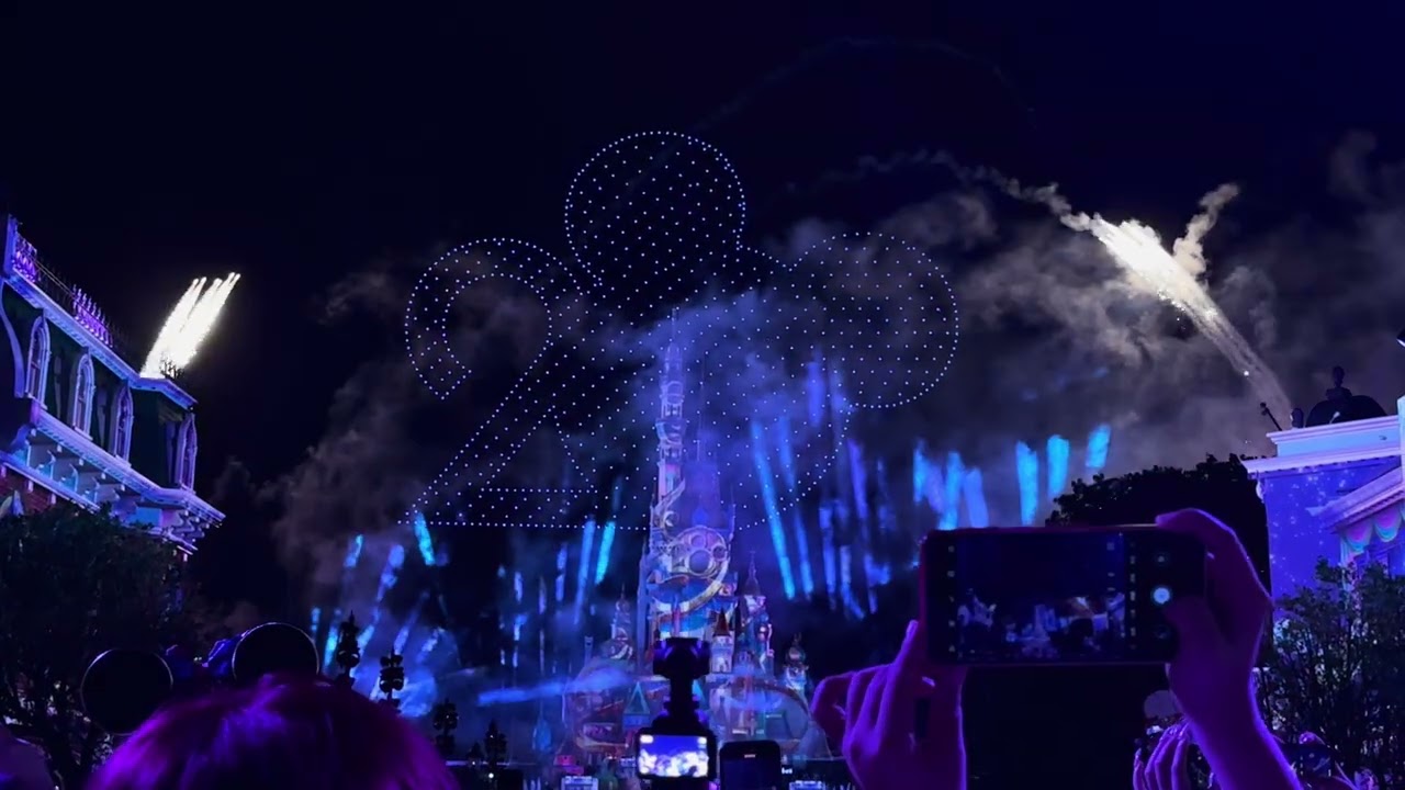 Momentous: Party in the Night Sky - Hong Kong Disneyland - 迪士尼星夢光影之旅：星空派對
