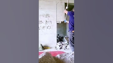 The process of demolishing walls = Good tools can improve efficiency.