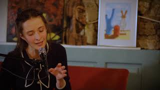 Video thumbnail of "Laura Dinu - Las despedidas (Acoustic )"