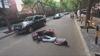 Обложка A Man Coma Call Ambulance And Monitor Vital Signs Скачать A Man Coma Call Ambulance And Monitor Vital Signs
