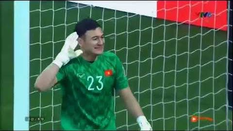 Những pha cứu thua của thủ môn Bùi Tiến Dũng và Đặng Văn Lâm cho đội tuyển Việt Nam