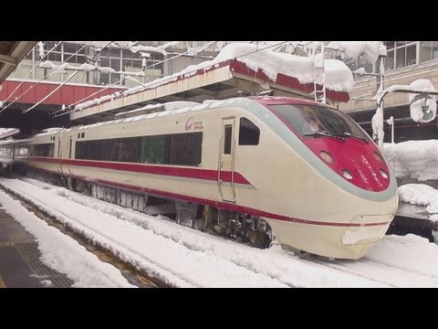 はくたか 大雪の越後湯沢を発車 681系2000番台はくたか スノーラビット