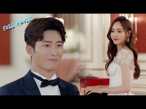 Four years after their breakup, CEO sees her in a white