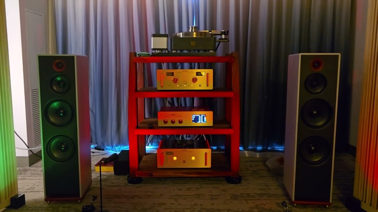 Very Good Sound for Hotel Room - dartZeel and Stenheim at Axpona