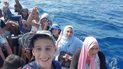 شاهدوا وصول عائلات حراقة جزائرين 🇩🇿 الى الشواطئ الاسبانية 🇪🇦🚤🚤😱😱