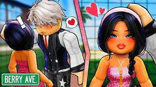 The School Heartthrob Fell for His Fake Girlfriend! Berry Avenue Story