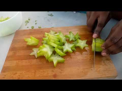 টক ঝাল মিষ্টি কামরাঙ্গা মাখা। #starfruit #carambola #viral #viralvideo #nature #bongroll