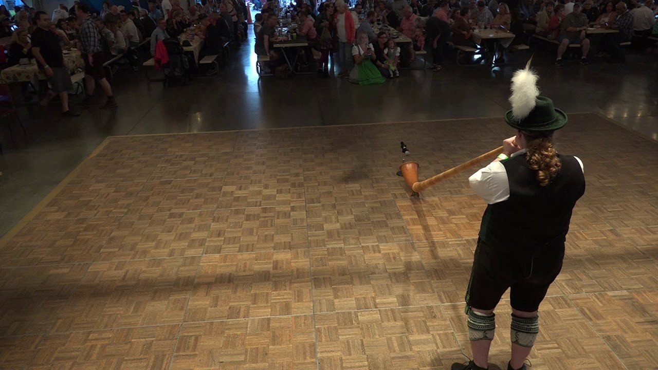 Alphorn - Die Gemuetlichen Schuhplattler - Oktoberfest - 2018