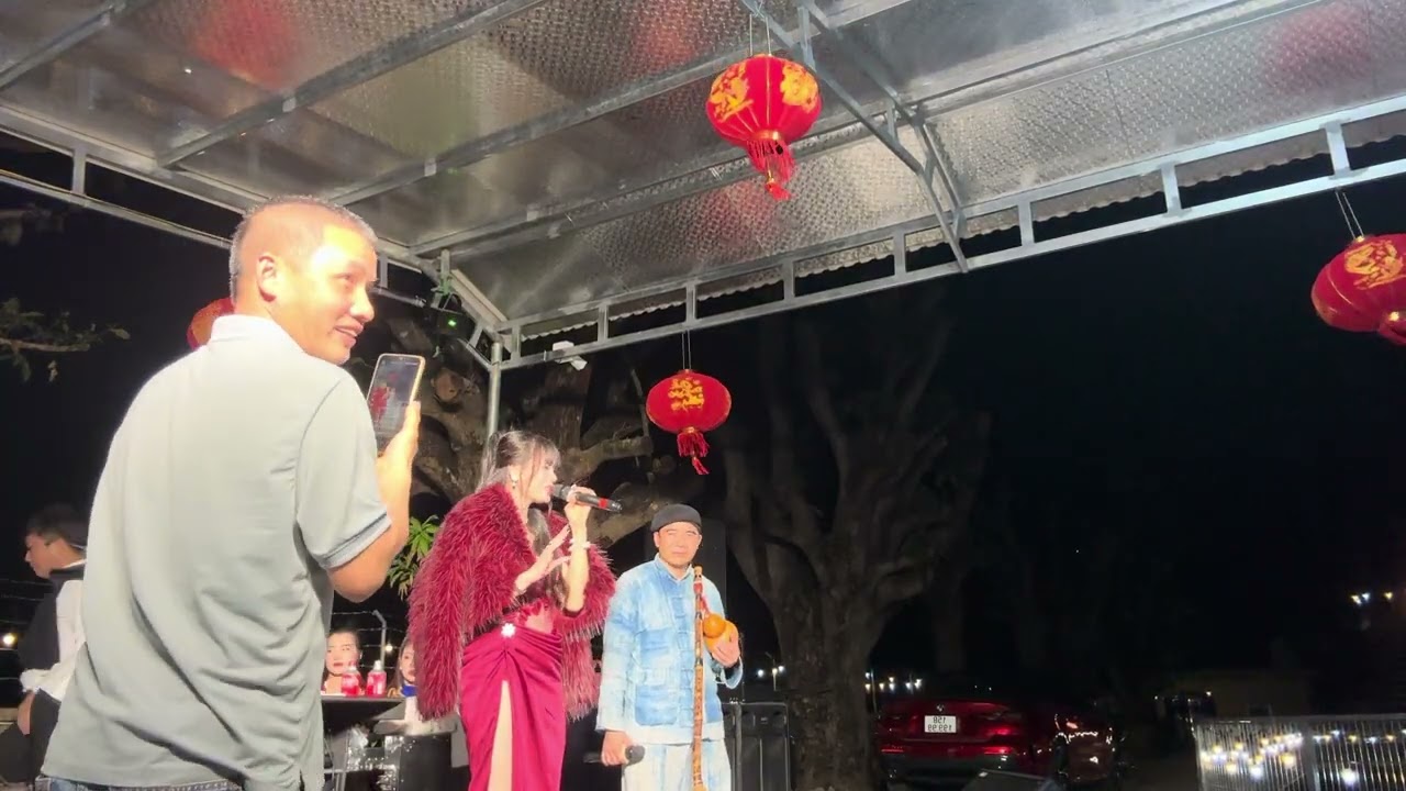 A Páo phiêu linh chúc mừng sinh nhật Anh Dũng cùbg ca sỹ Mỹ Hạnh