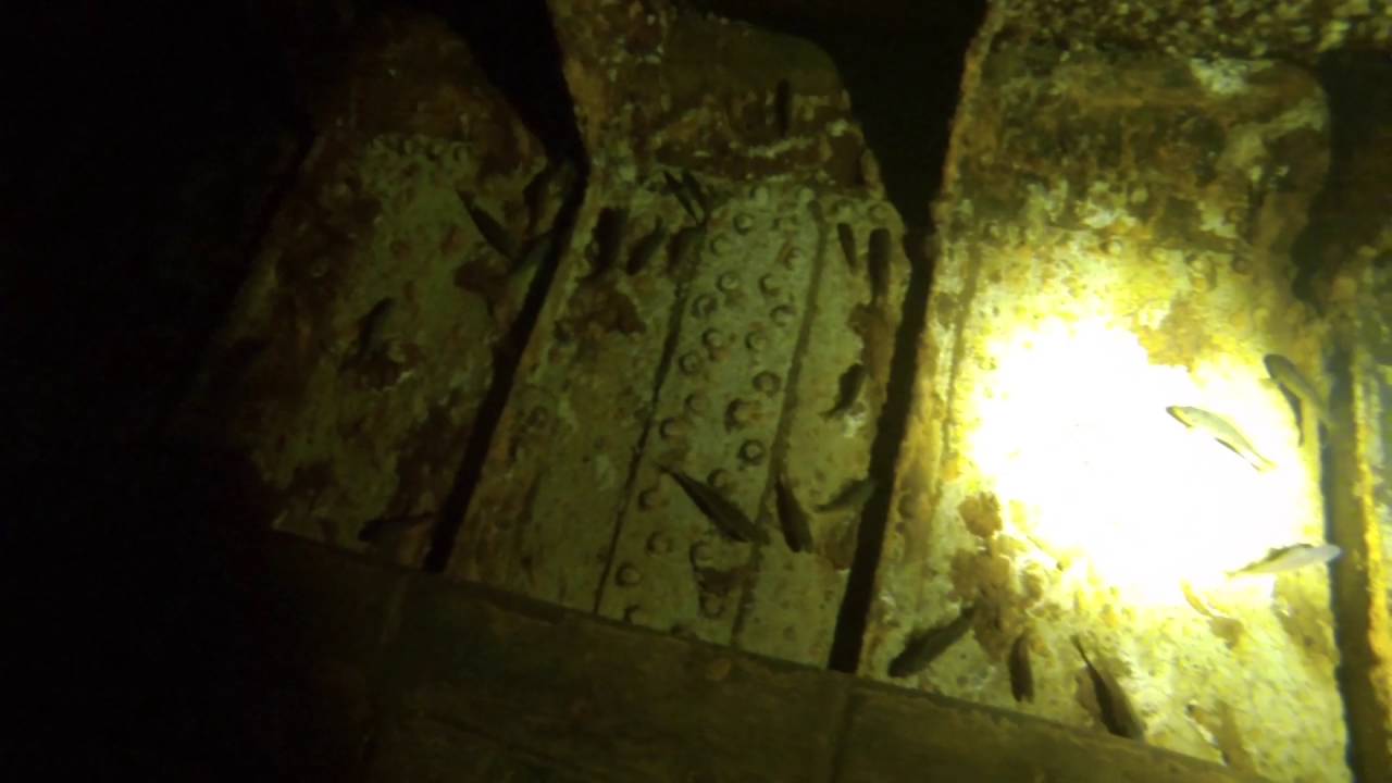 Wreck diving Vinkeveen Zandeiland 8