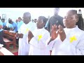 UTUKUFU KWA MUNGU JUU MBINGUNI NA AMANI DUNIANI KWA WATU ALIOWARIDHIA 