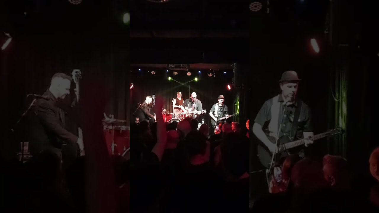 Casanovas "Tainted Love" cover. Strummer Bar 6/12/2025. Marcelo Pocavida (primer show)